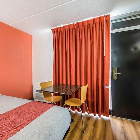 Motel 6-Henderson, Tx Екстериор снимка
