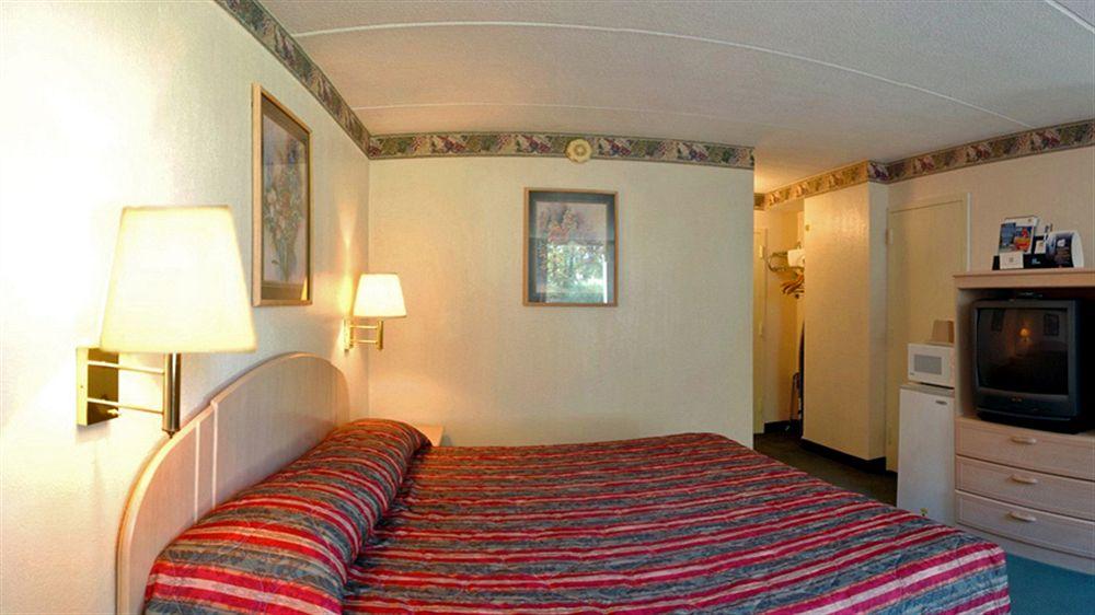 Motel 6-Henderson, Tx Екстериор снимка