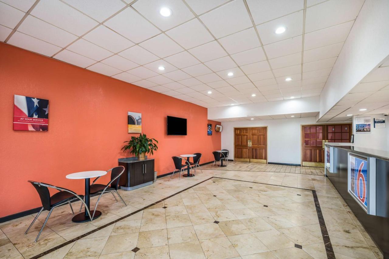 Motel 6-Henderson, Tx Екстериор снимка