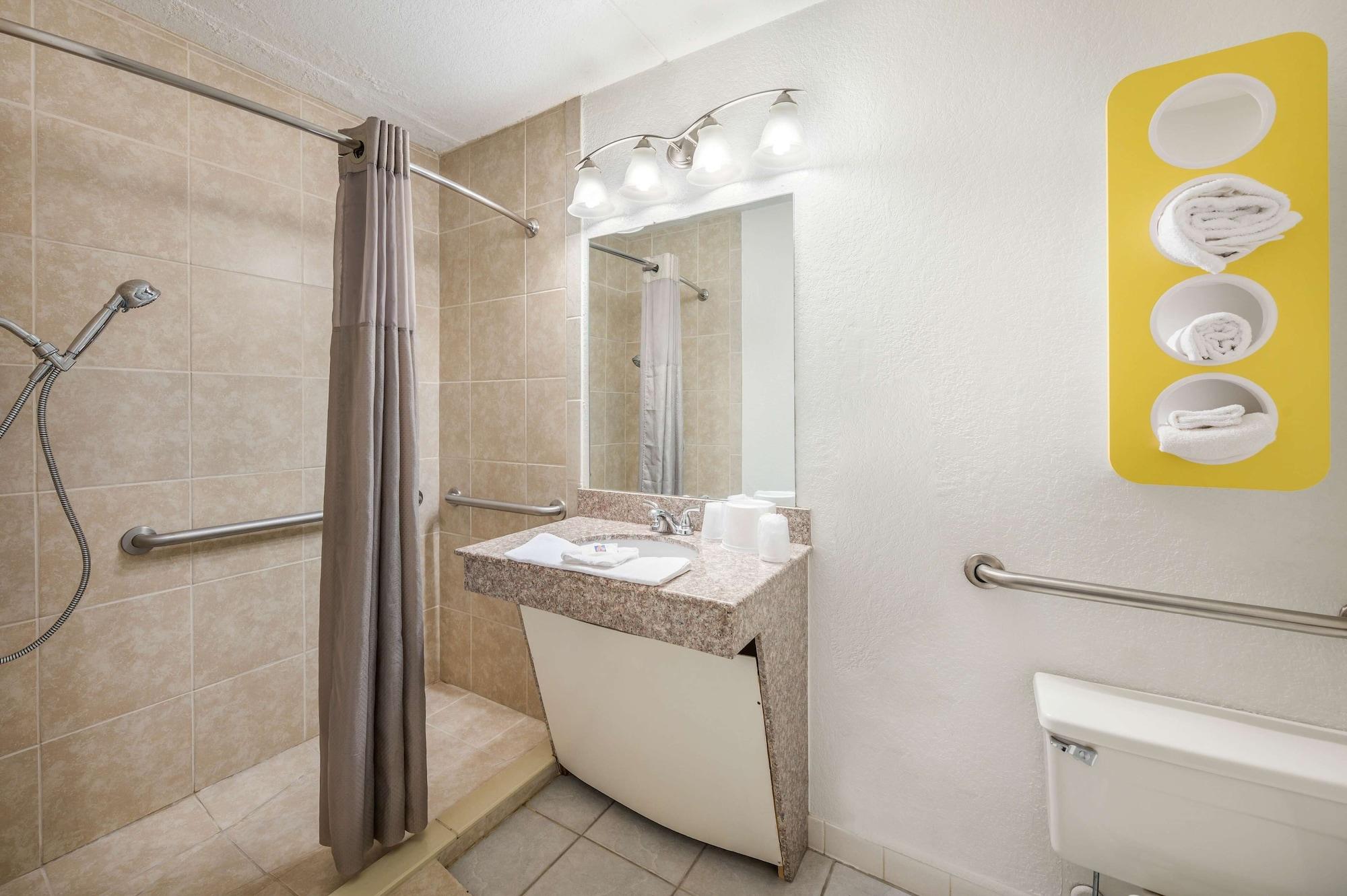 Motel 6-Henderson, Tx Екстериор снимка
