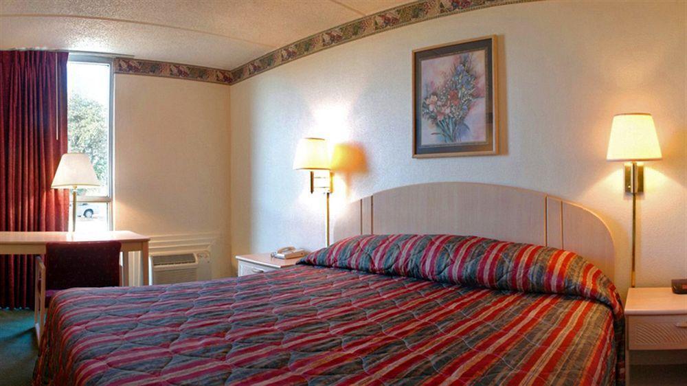 Motel 6-Henderson, Tx Екстериор снимка